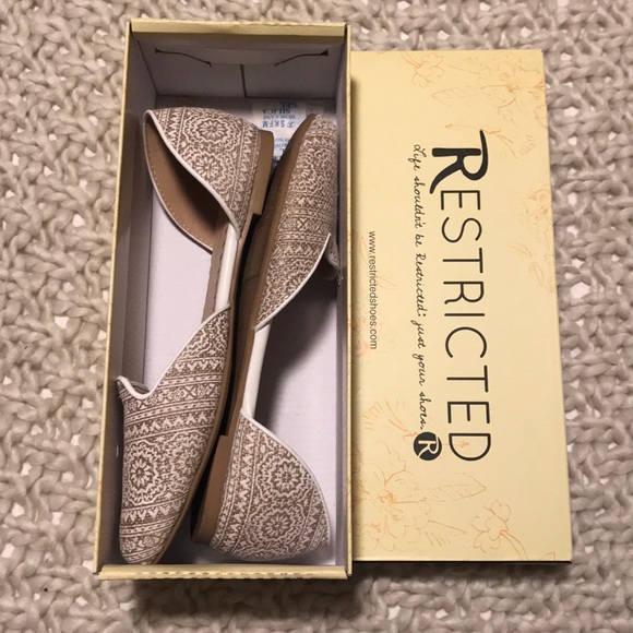 Pointed toe flats - Picture 5 of 5